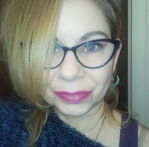 Meet your Posher, Carrie